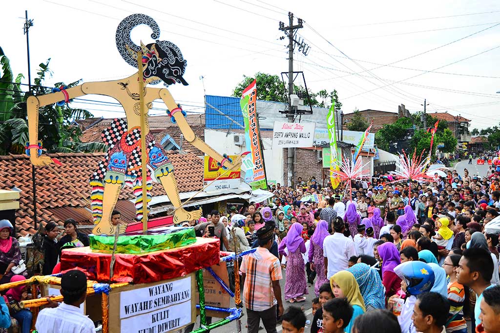 Warga Sukomarto gelar kirab tumpeng bebek (Greatzone)